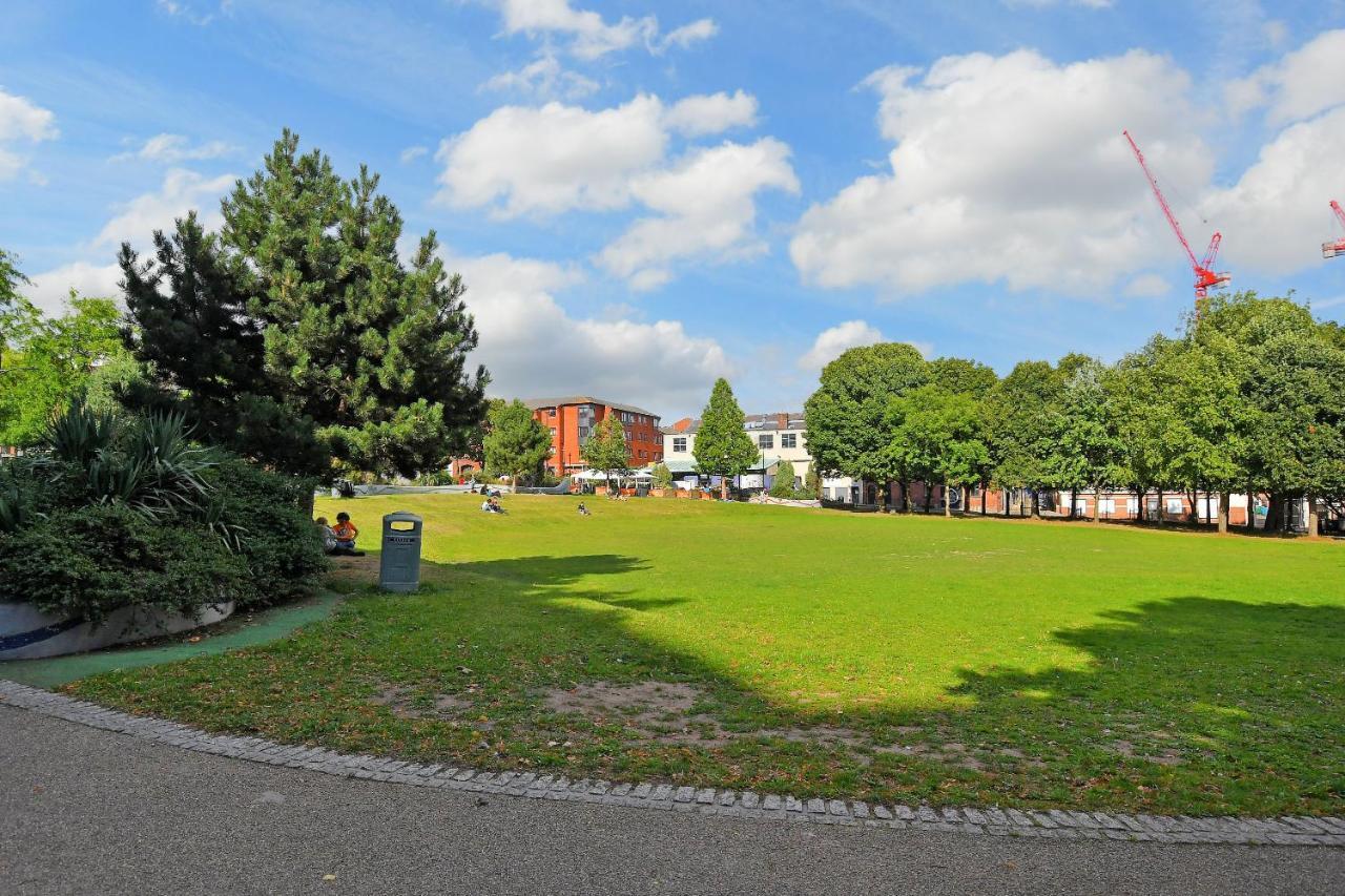 City Centre Modern Studio Apartment - Westone Free Wifi, Gym Access, Netflix Sheffield Exteriör bild