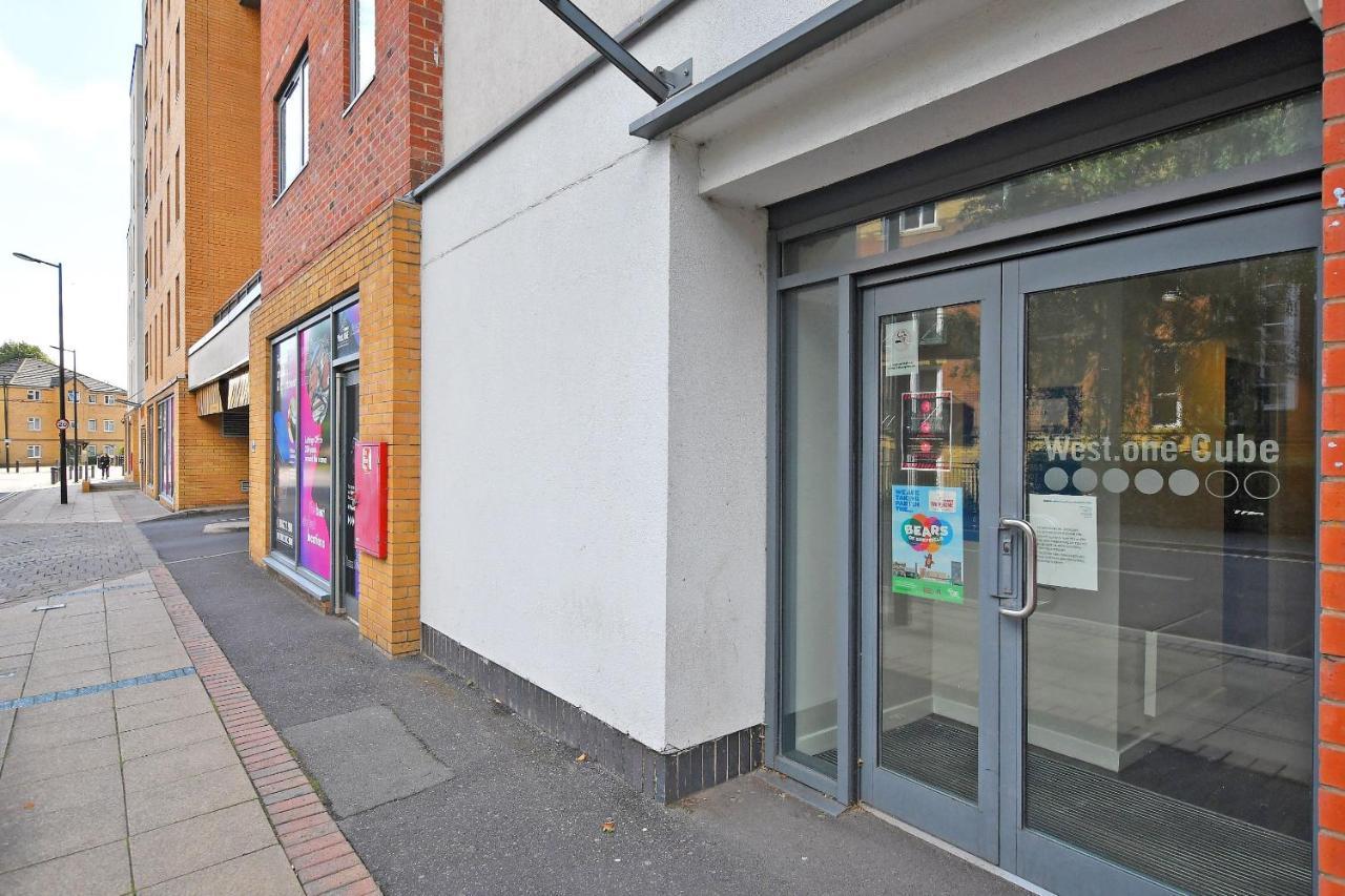 City Centre Modern Studio Apartment - Westone Free Wifi, Gym Access, Netflix Sheffield Exteriör bild